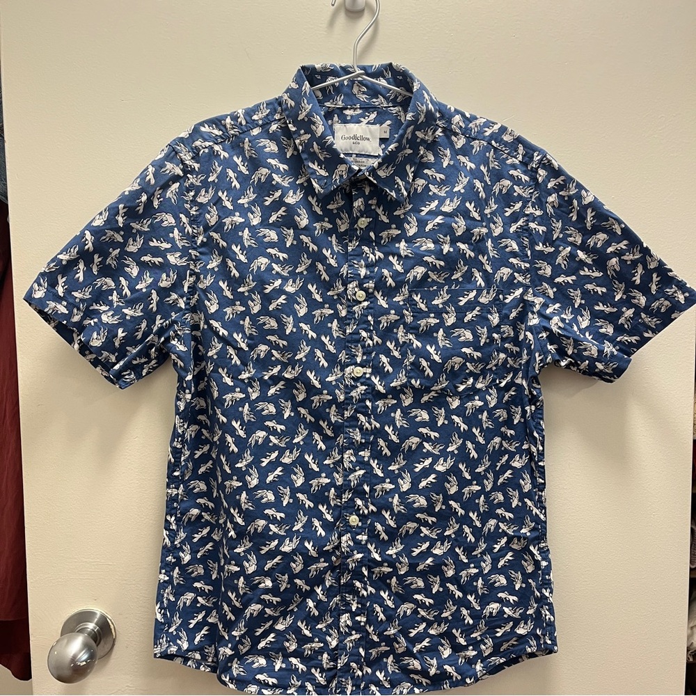 Goodfellow Koi Fish Pattern Shirt Euc - image 1